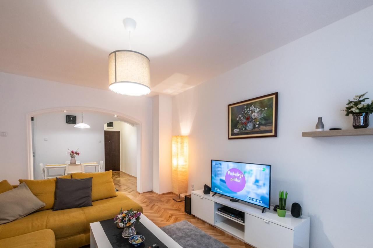 Ada City Break Belgrado Buitenkant foto