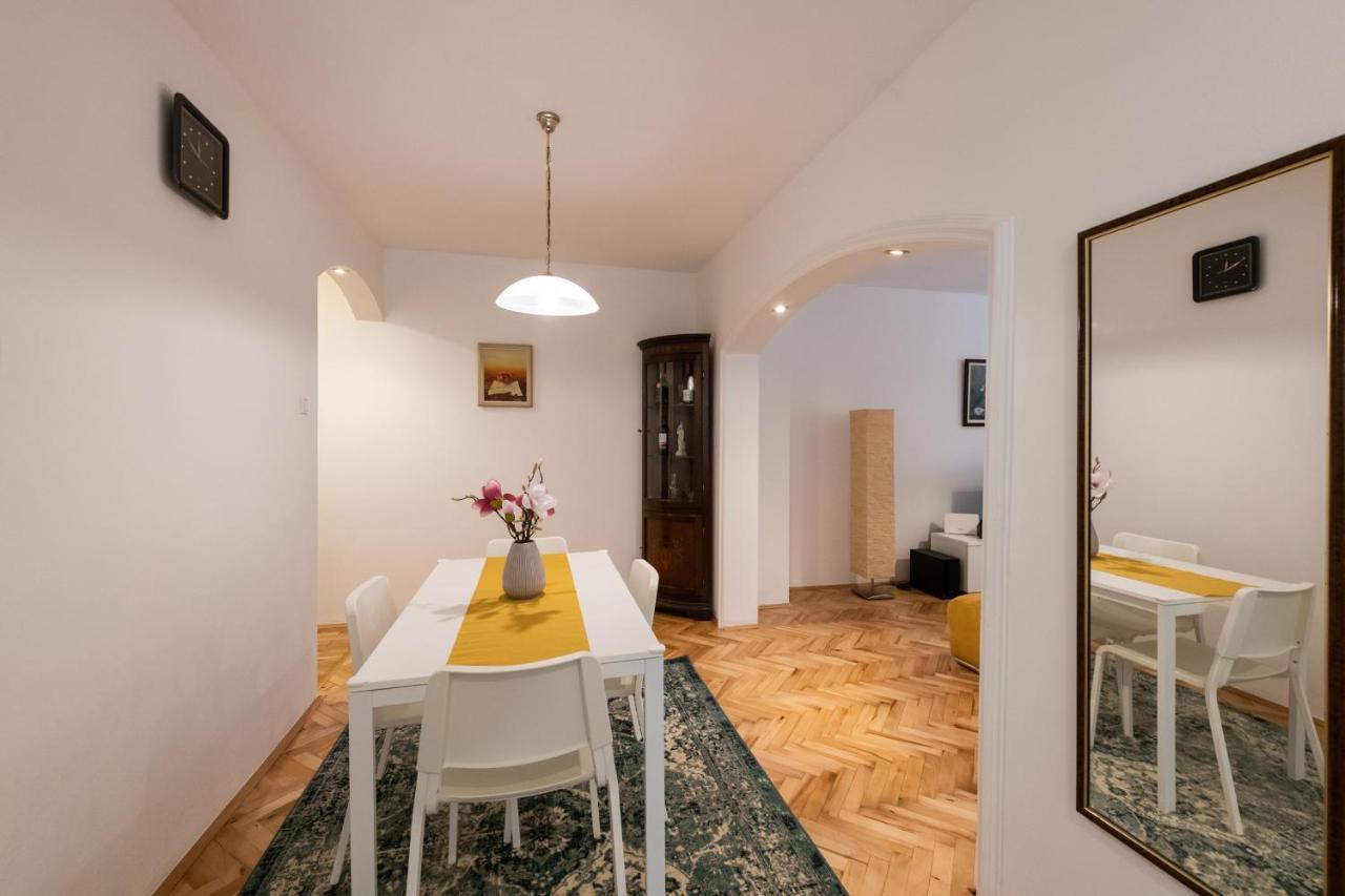 Ada City Break Belgrado Buitenkant foto