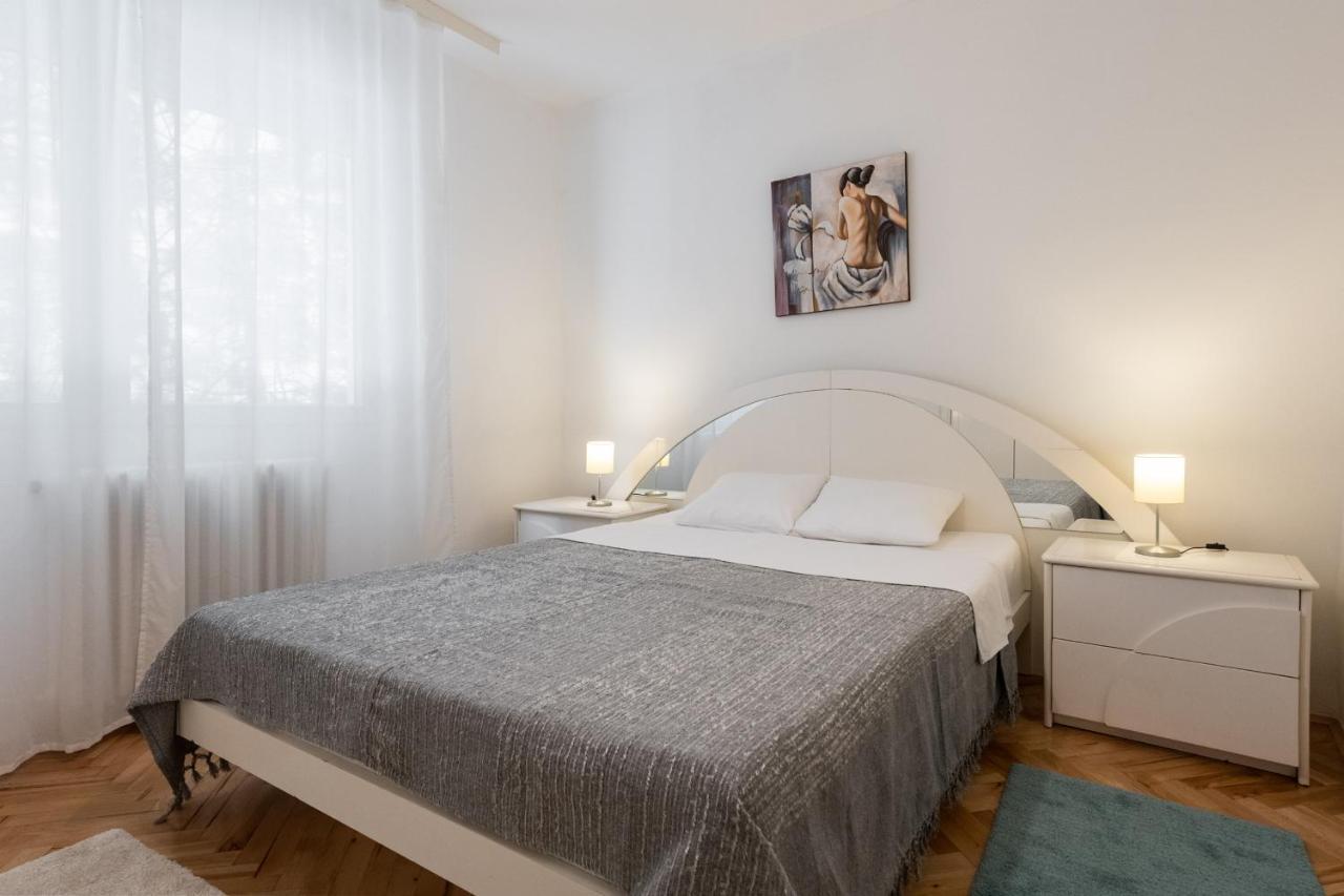 Ada City Break Belgrado Buitenkant foto